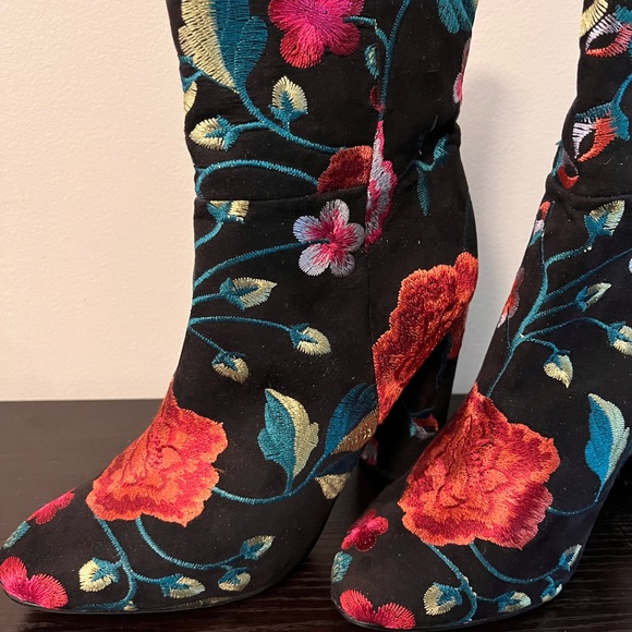 JustFab Marguerite Ankle Boot - Picture 4 of 5